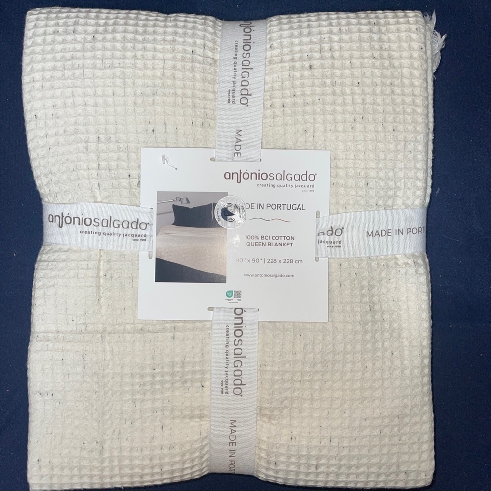 Antonio Salgado Queen 90x 90”Oatmeal Blanket BCI Cotton Matellasse Made Portugal